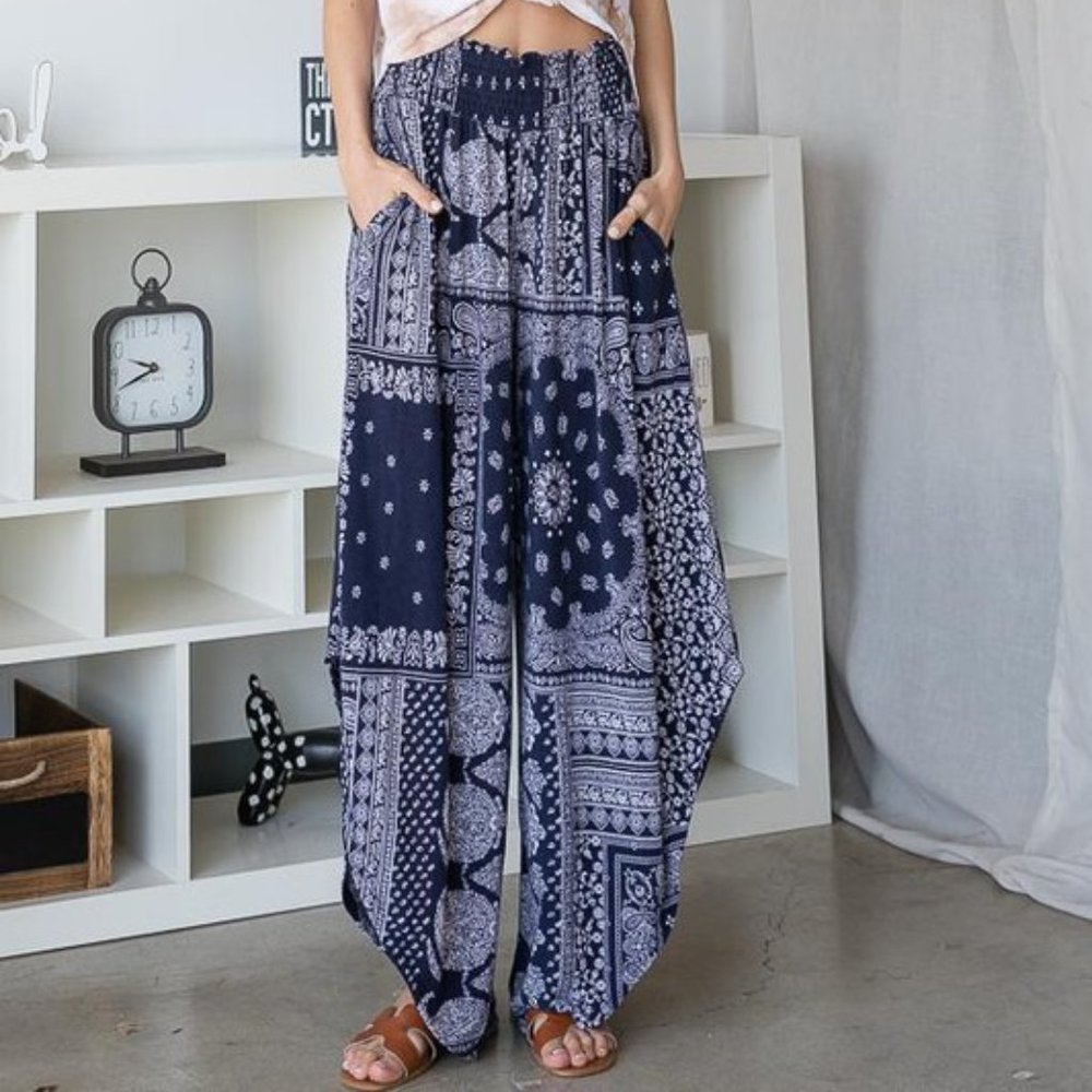 🌼RESTOCKED🌼 Paisley Print Wide Leg Pants - Picture 3 of 9